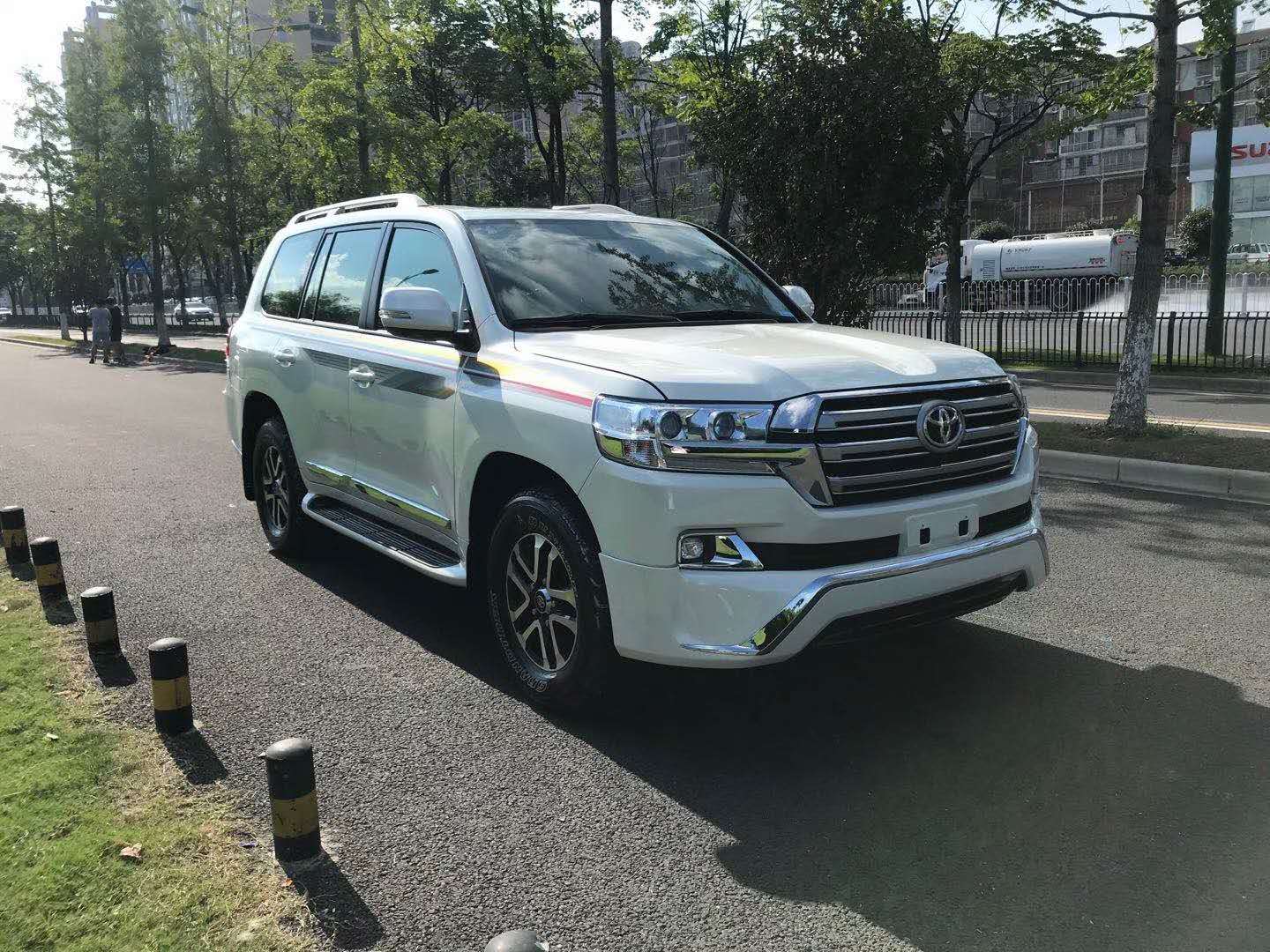 17年豐田酷路澤-升值神車！4.0 V6發(fā)動(dòng)機(jī)